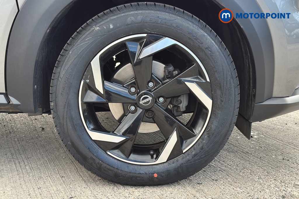 Nissan Juke N-Connecta Manual Petrol SUV - Stock Number (1649576) - 47th supplementary image