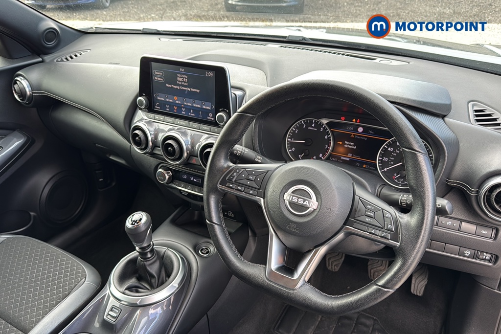 Nissan Juke N-Connecta Manual Petrol SUV - Stock Number (1649576) - 1st supplementary image