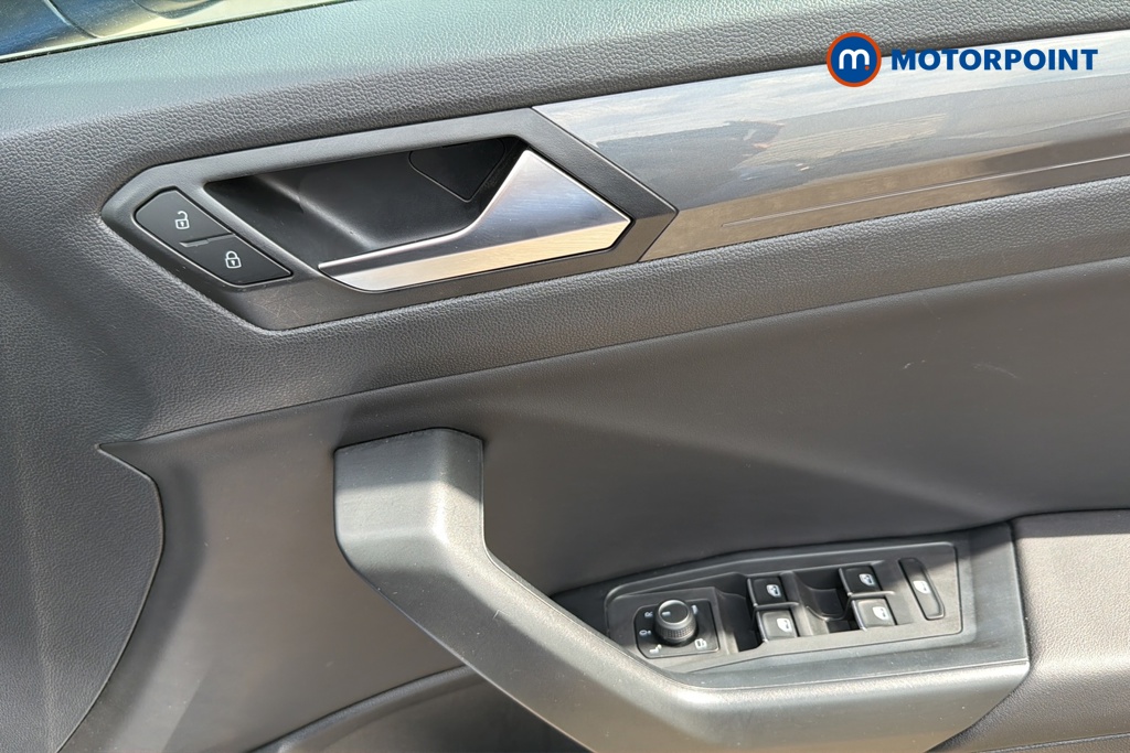 Volkswagen T-Roc R-Line Automatic Petrol SUV - Stock Number (1649699) - 19th supplementary image