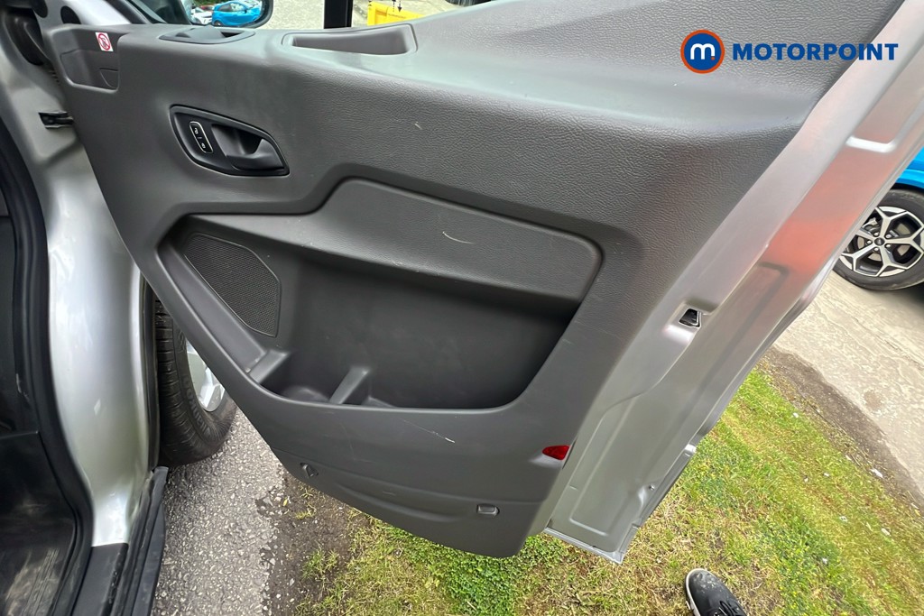 Ford Transit Limited Automatic Diesel Medium Roof Van - Stock Number (1619345) - 19th supplementary image