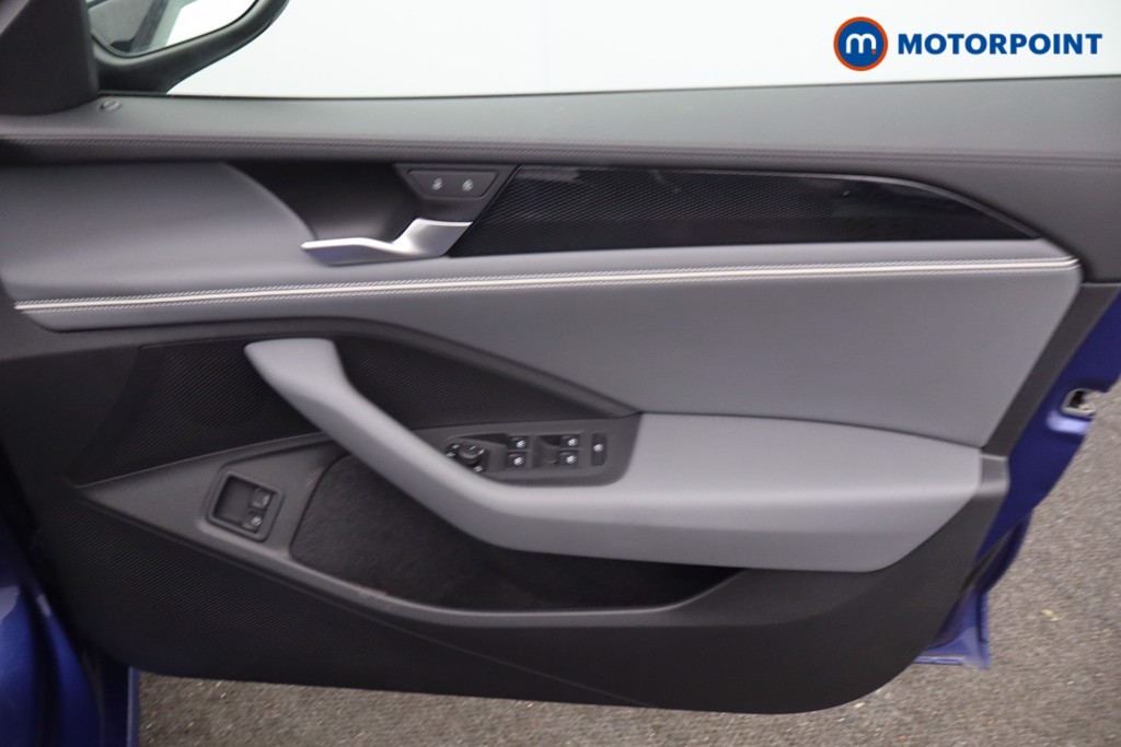 Volkswagen Passat Life Automatic Petrol Plug-In Hybrid Estate - Stock Number (1631415) - 10th supplementary image
