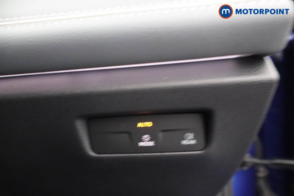 Volkswagen Passat Life Automatic Petrol Plug-In Hybrid Estate - Stock Number (1631415) - 16th supplementary image