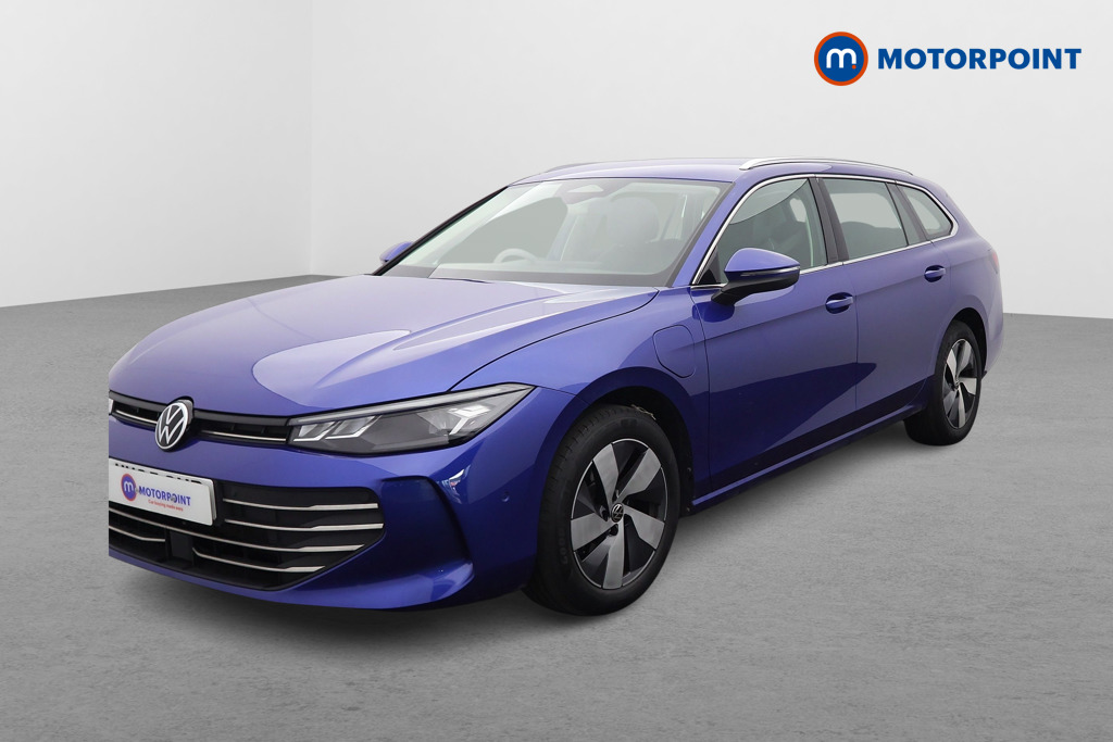 Volkswagen Passat Life Automatic Petrol Plug-In Hybrid Estate - Stock Number (1631415) - Passenger side front corner