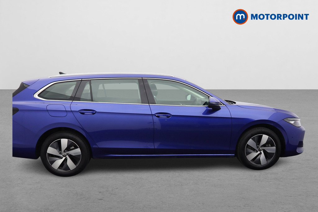 Volkswagen Passat Life Automatic Petrol Plug-In Hybrid Estate - Stock Number (1631415) - Drivers side