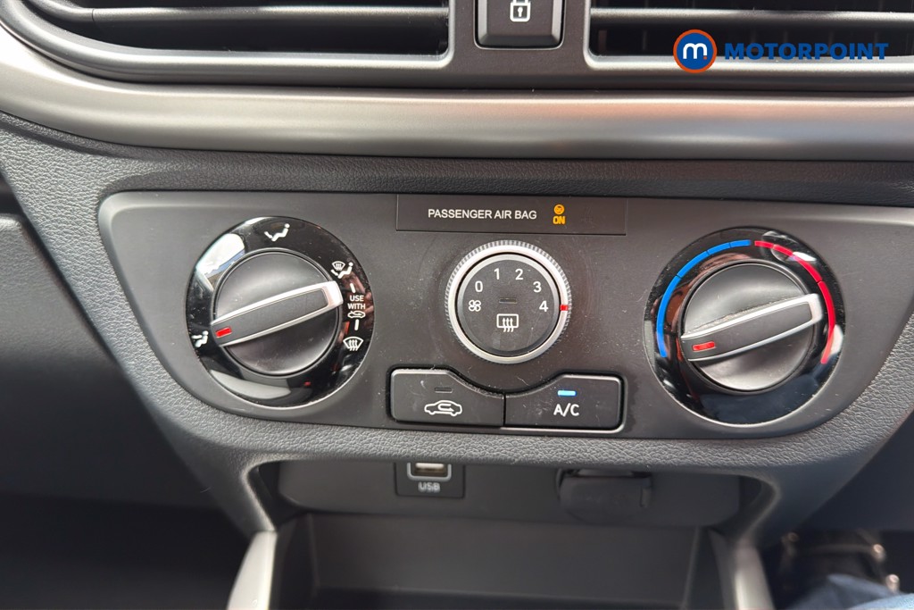 Hyundai I10 Premium Manual Petrol Hatchback - Stock Number (1637667) - 12th supplementary image
