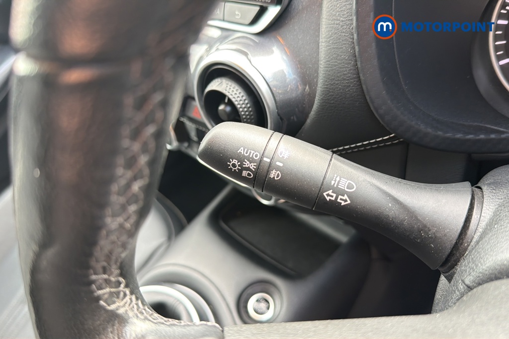 Nissan Juke Tekna Manual Petrol SUV - Stock Number (1644151) - 5th supplementary image