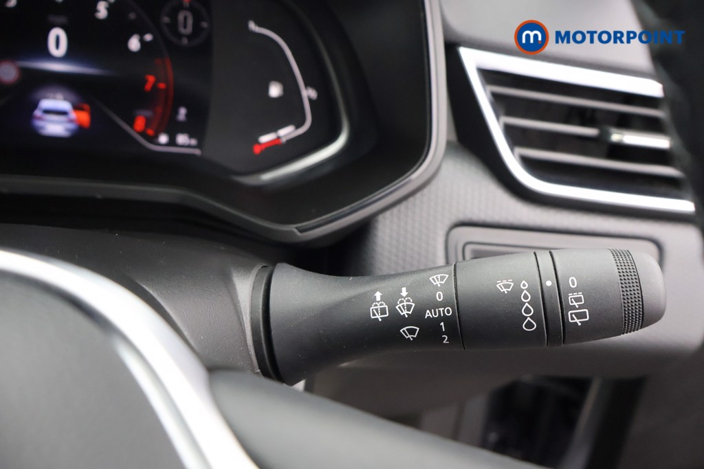 Renault Clio Evolution Manual Petrol Hatchback - Stock Number (1644601) - 6th supplementary image