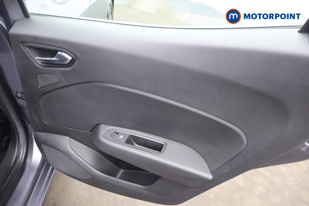 Renault Clio Evolution Manual Petrol Hatchback - Stock Number (1644601) - 16th supplementary image