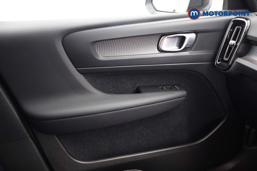 Volvo Xc40 R Design Pro Automatic Petrol SUV - Stock Number (1645295) - 10th supplementary image