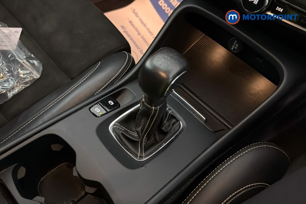 Volvo Xc40 R Design Manual Petrol SUV - Stock Number (1645607) - 15th supplementary image
