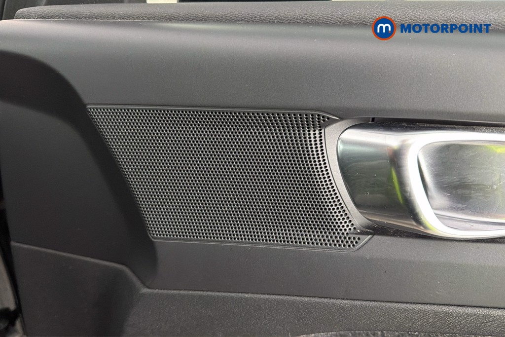 Volvo Xc40 R Design Manual Petrol SUV - Stock Number (1645607) - 21st supplementary image
