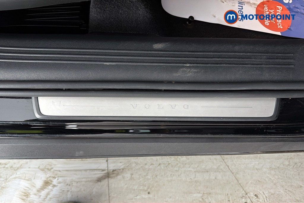 Volvo Xc40 R Design Manual Petrol SUV - Stock Number (1645607) - 27th supplementary image