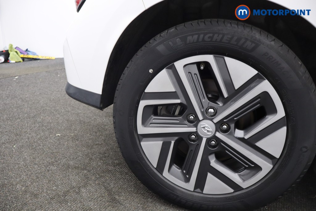 Hyundai Kona Se Connect Automatic Electric SUV - Stock Number (1645934) - 7th supplementary image