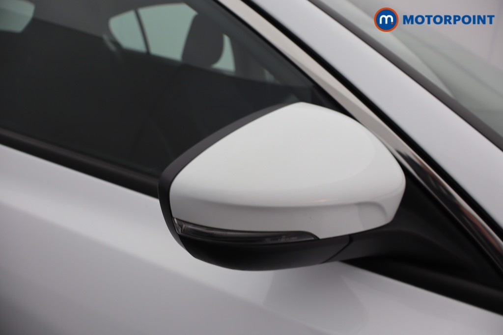 Ford Focus Zetec Manual Petrol Hatchback - Stock Number (1646344) - 24th supplementary image