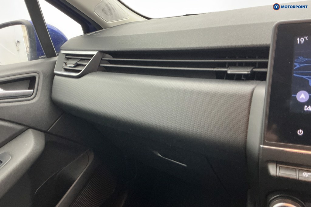 Renault Clio Iconic Manual Petrol Hatchback - Stock Number (1646600) - 18th supplementary image