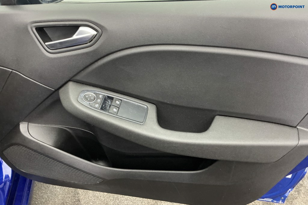 Renault Clio Iconic Manual Petrol Hatchback - Stock Number (1646600) - 24th supplementary image