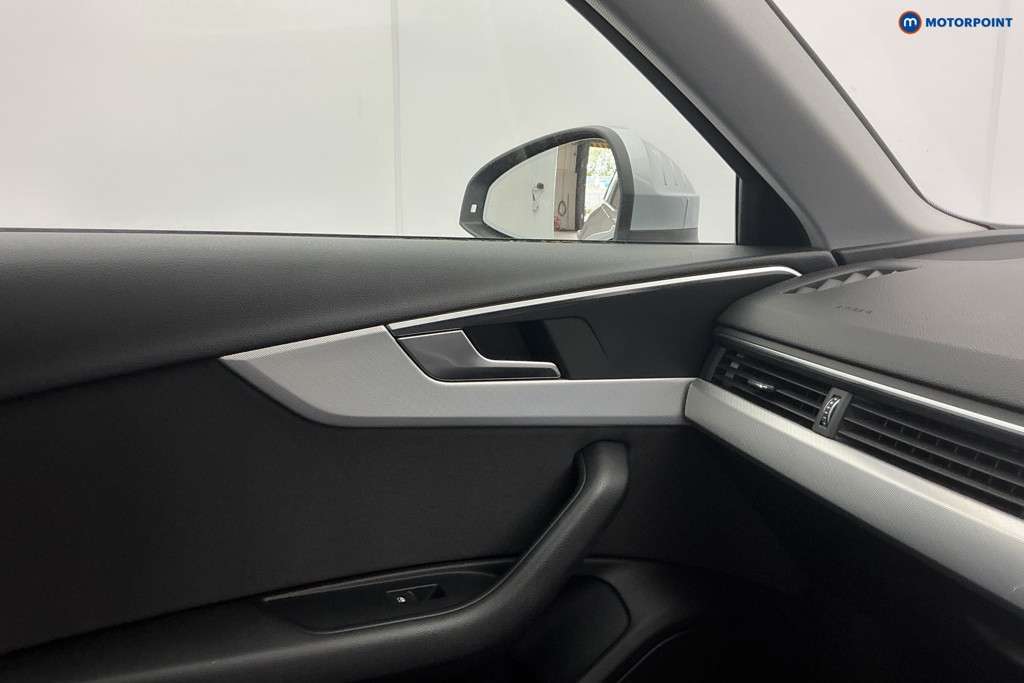 Audi A4 Technik Automatic Diesel Saloon - Stock Number (1646911) - 20th supplementary image
