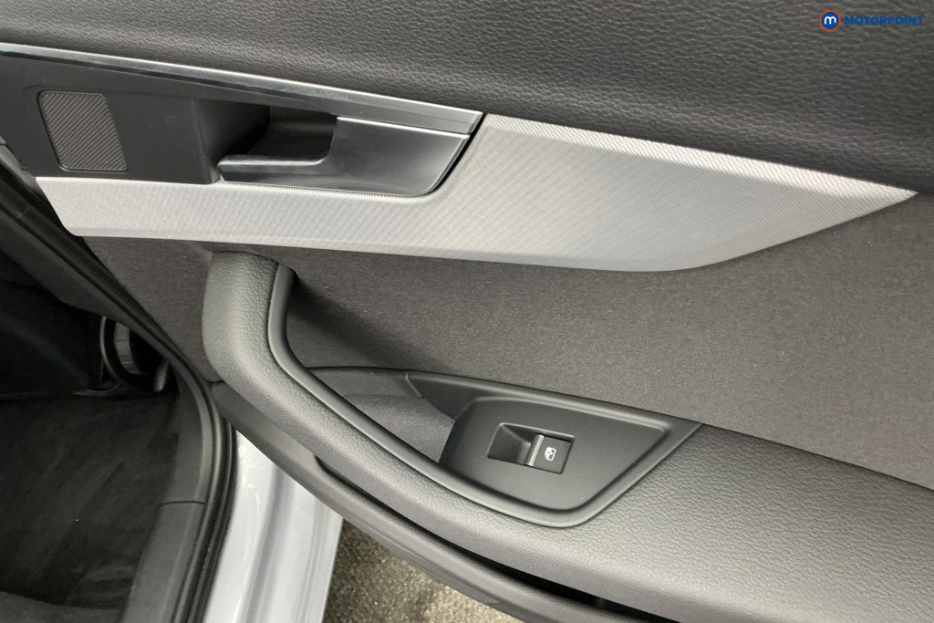Audi A4 Technik Automatic Diesel Saloon - Stock Number (1646911) - 28th supplementary image
