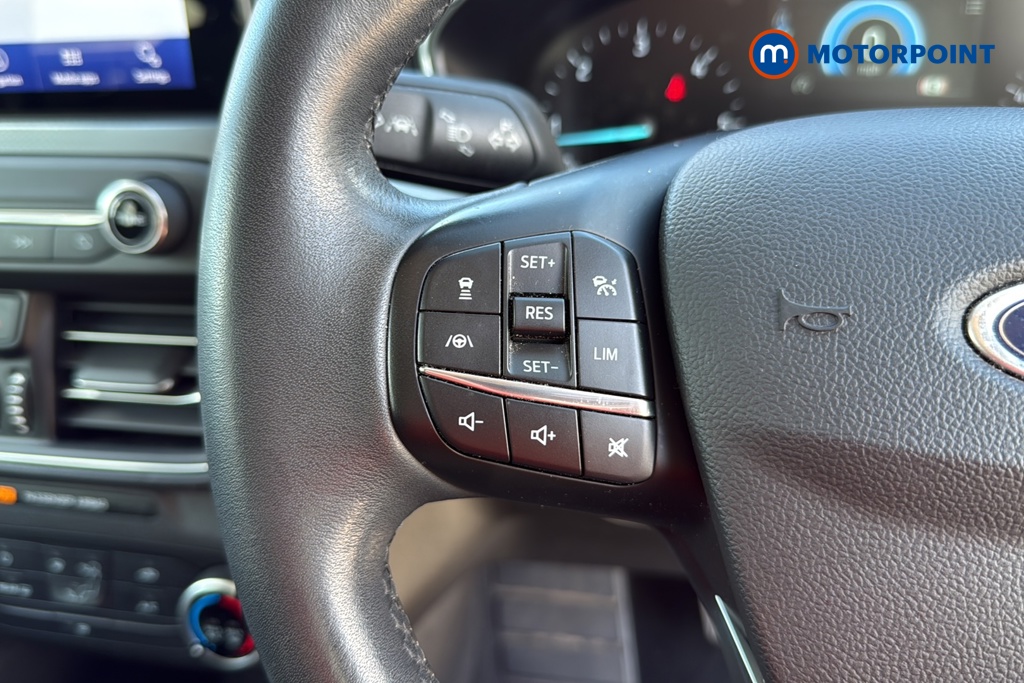 Ford Focus Active Automatic Diesel Hatchback - Stock Number (1647088) - 4th supplementary image