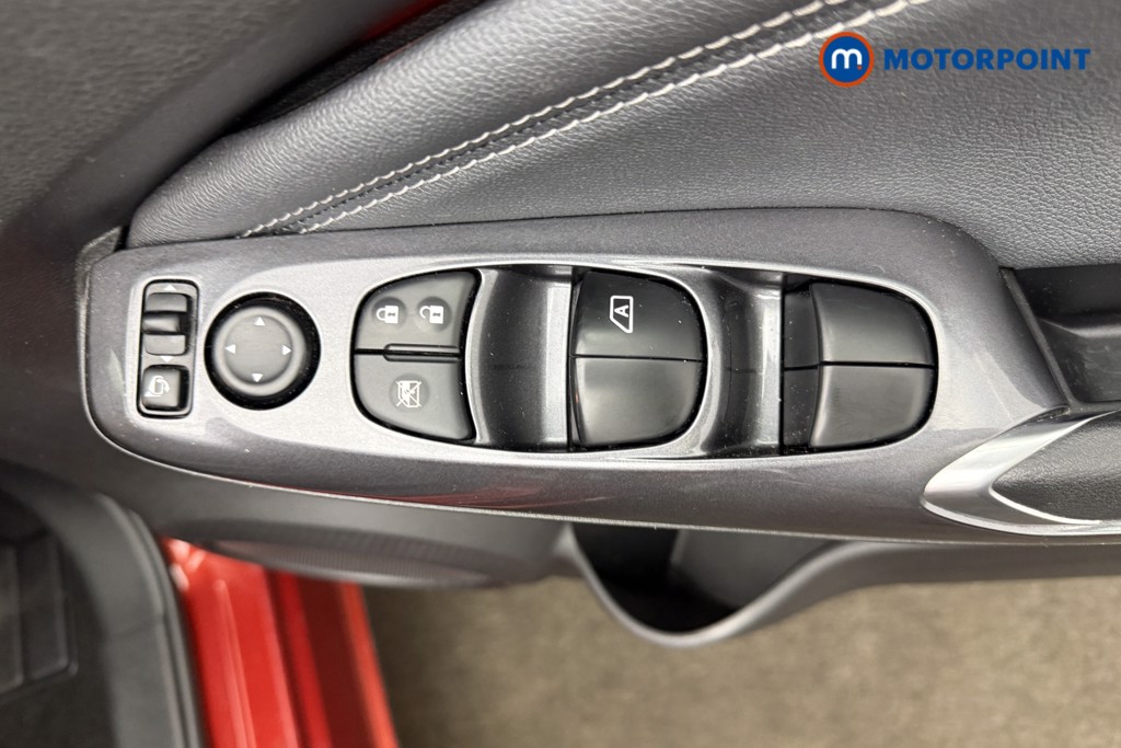 Nissan Juke Tekna Automatic Petrol SUV - Stock Number (1647715) - 4th supplementary image