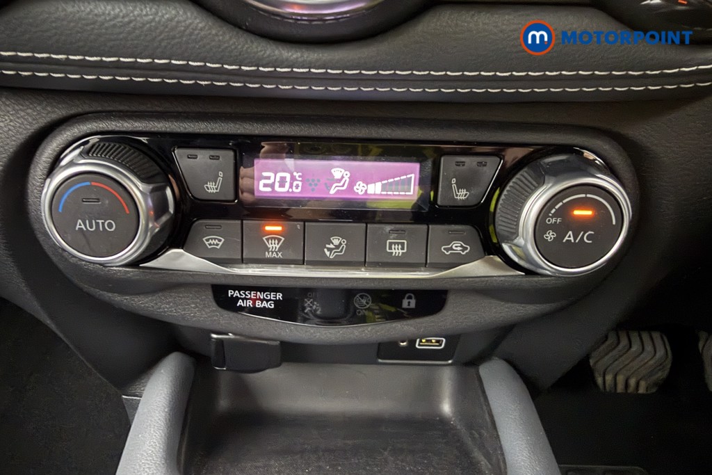 Nissan Juke Tekna Automatic Petrol SUV - Stock Number (1647715) - 8th supplementary image