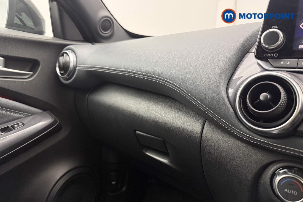 Nissan Juke Tekna Automatic Petrol SUV - Stock Number (1647715) - 12th supplementary image