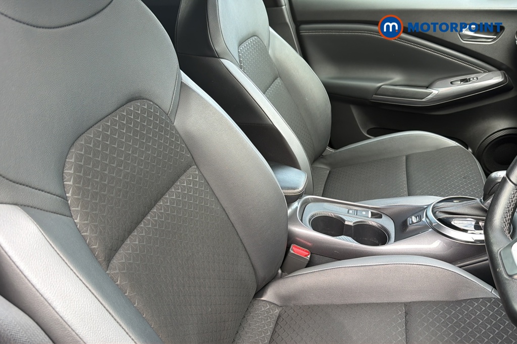 Nissan Juke N-Connecta Automatic Petrol SUV - Stock Number (1647924) - 10th supplementary image