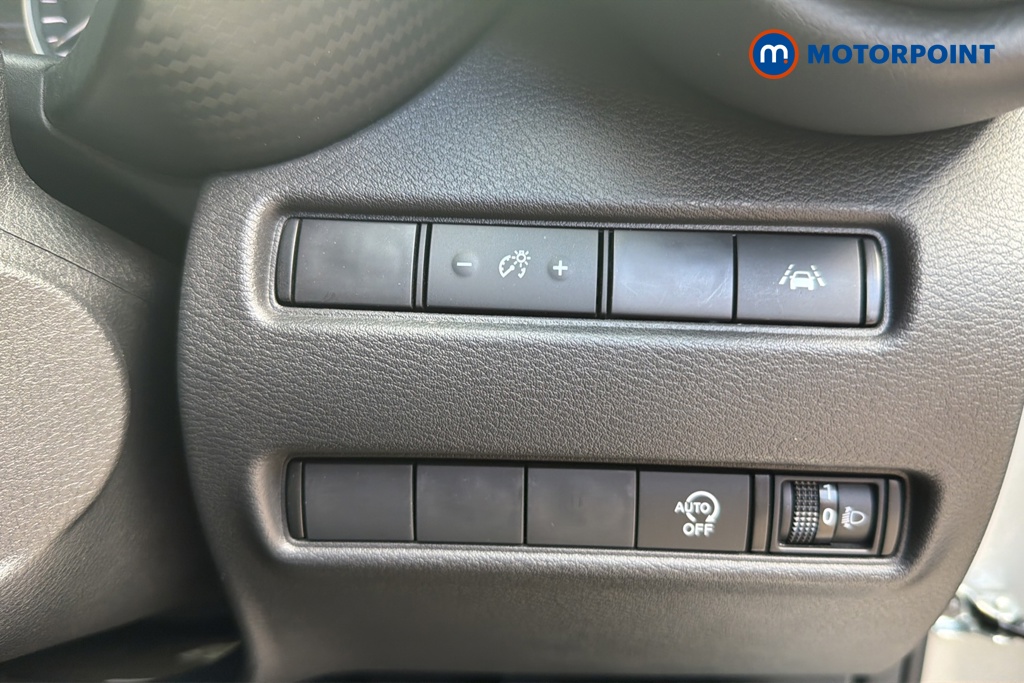 Nissan Juke N-Connecta Automatic Petrol SUV - Stock Number (1647924) - 11th supplementary image