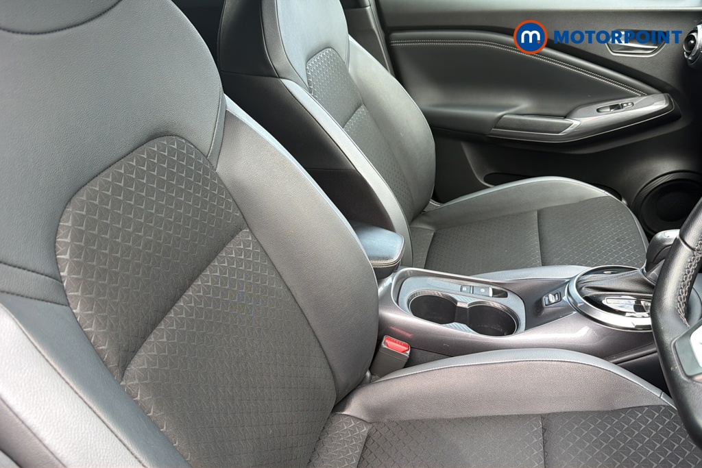 Nissan Juke N-Connecta Automatic Petrol SUV - Stock Number (1647924) - 22nd supplementary image