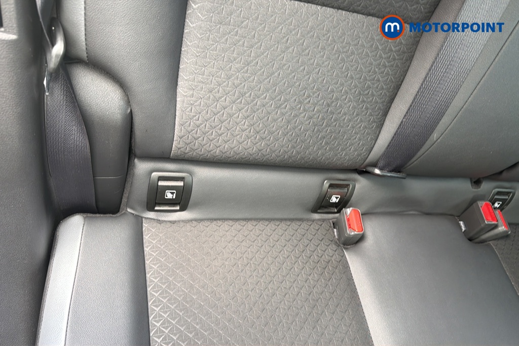 Nissan Juke N-Connecta Automatic Petrol SUV - Stock Number (1647924) - 27th supplementary image