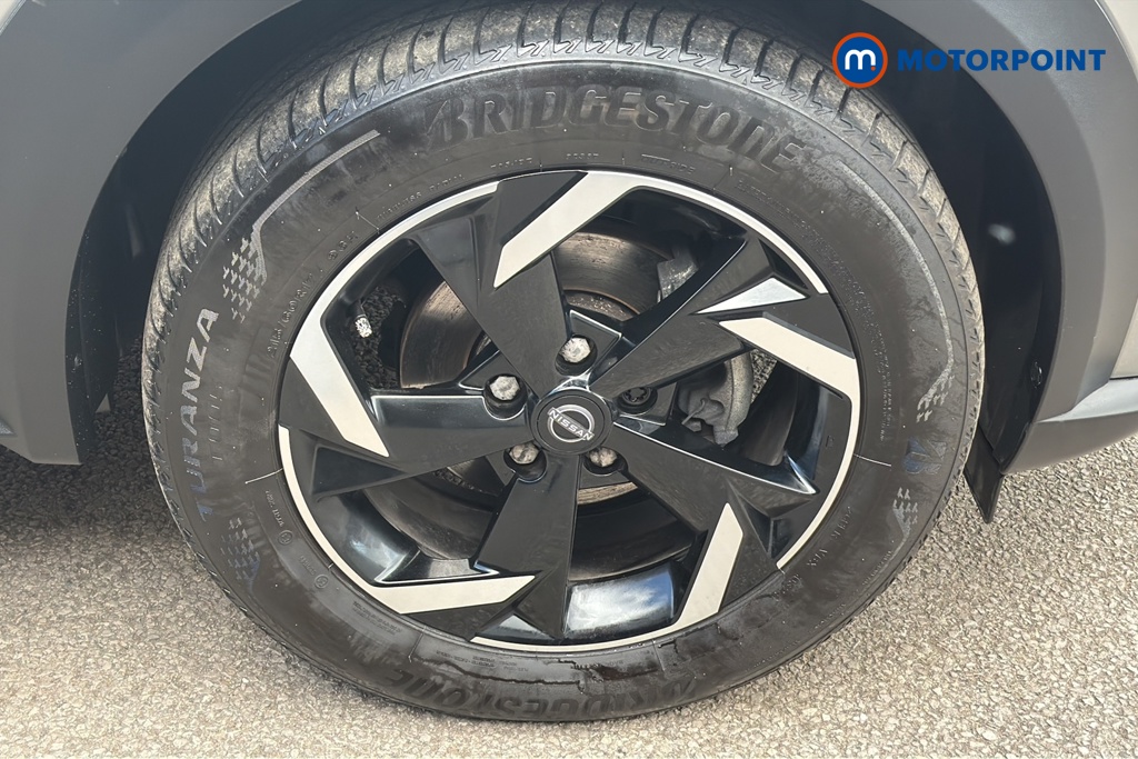 Nissan Juke N-Connecta Automatic Petrol SUV - Stock Number (1647924) - 47th supplementary image
