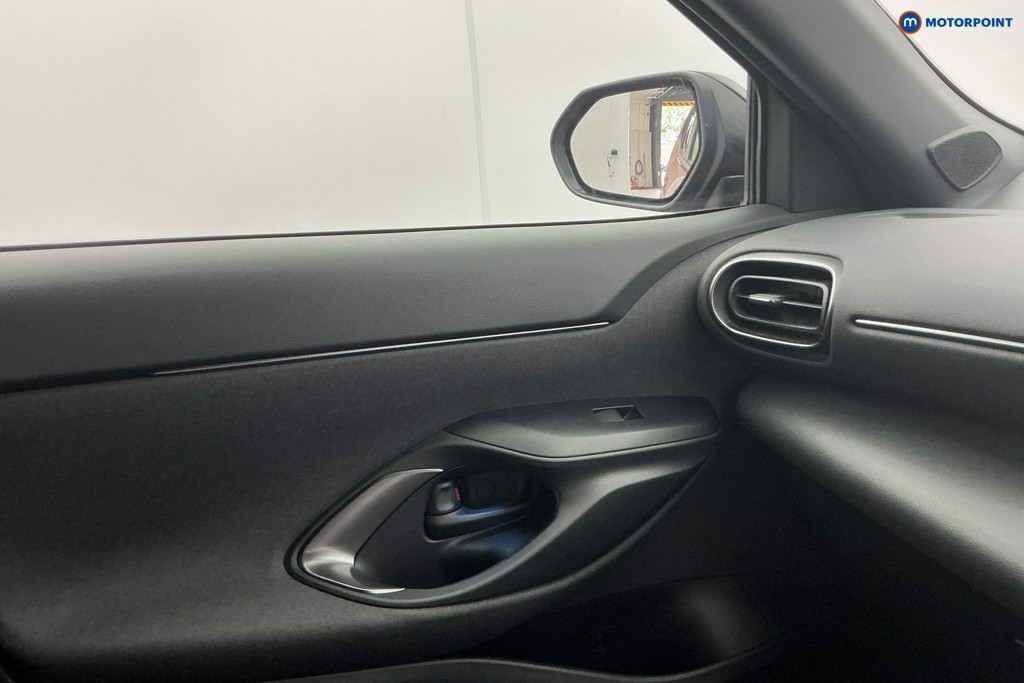 Toyota Yaris Cross Gr Sport Automatic Petrol-Electric Hybrid Estate - Stock Number (1648087) - 19th supplementary image
