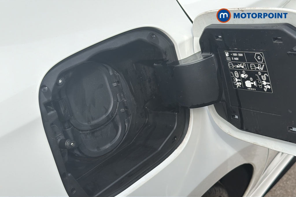 Mercedes-Benz A Class Amg Line Executive Edition Automatic Petrol Plug-In Hybrid Saloon - Stock Number (1648590) - 40th supplementary image