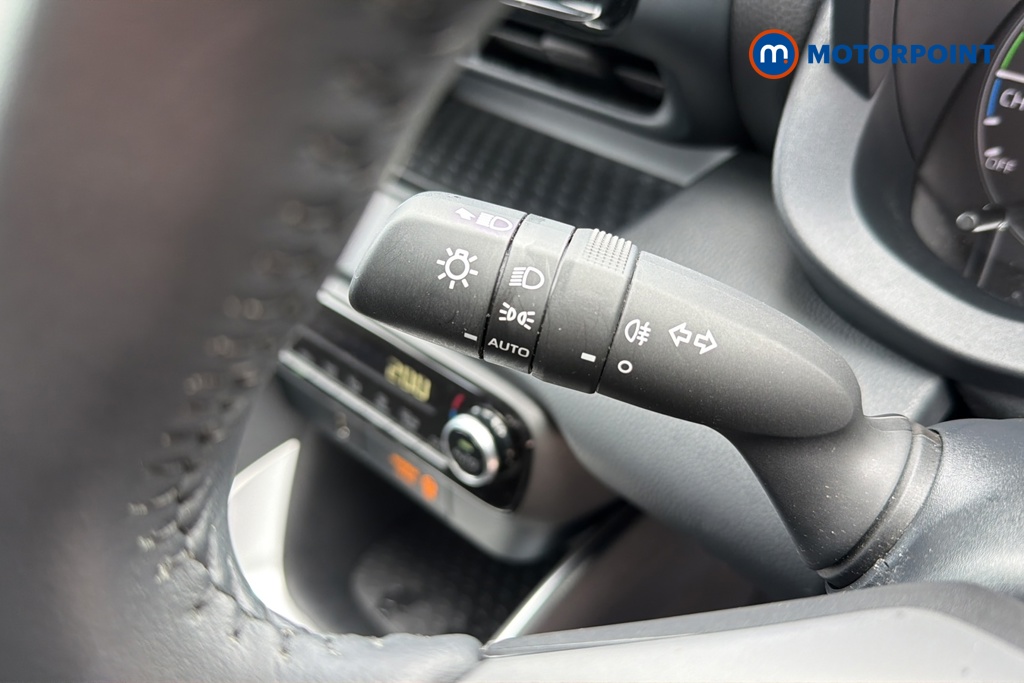 Toyota Yaris Icon Automatic Petrol-Electric Hybrid Hatchback - Stock Number (1648851) - 5th supplementary image