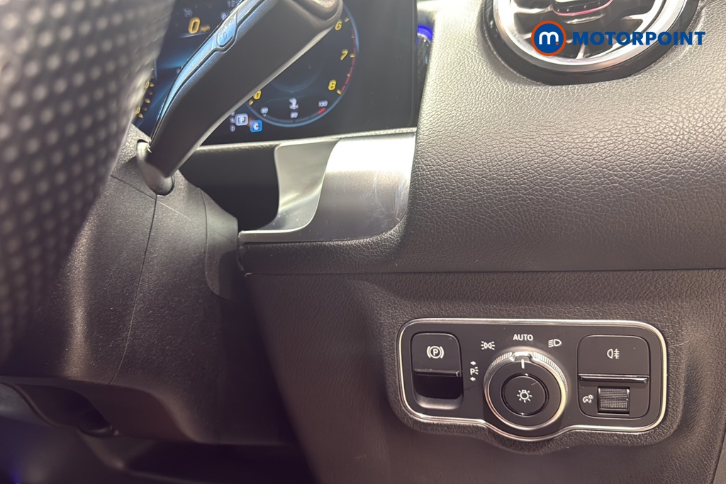Mercedes-Benz GLB Amg Line Automatic Petrol SUV - Stock Number (1649600) - 11th supplementary image