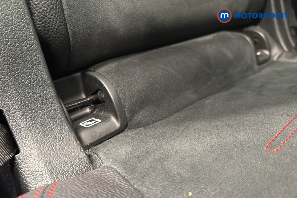 Mercedes-Benz GLB Amg Line Automatic Petrol SUV - Stock Number (1649600) - 27th supplementary image