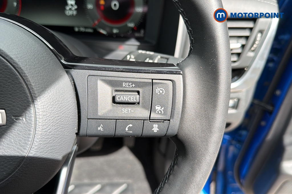 Nissan Qashqai N-Connecta Manual Petrol SUV - Stock Number (1649987) - 3rd supplementary image