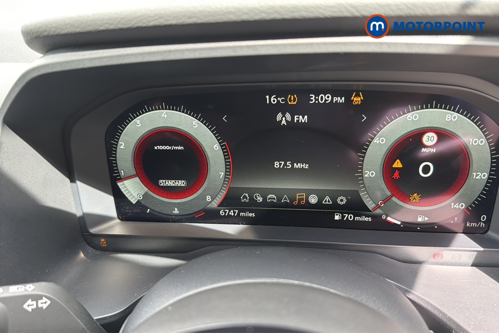 Nissan Qashqai N-Connecta Manual Petrol SUV - Stock Number (1649987) - 7th supplementary image