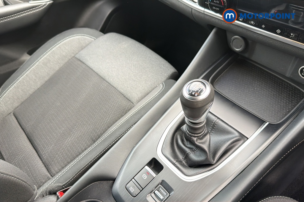 Nissan Qashqai N-Connecta Manual Petrol SUV - Stock Number (1649987) - 15th supplementary image
