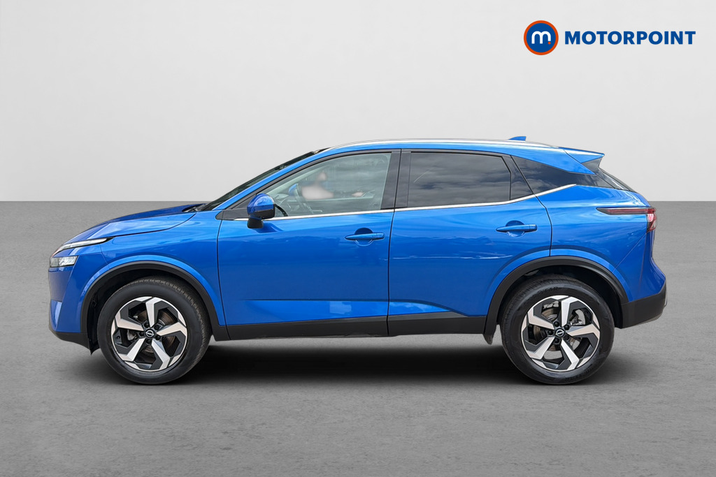 Nissan Qashqai N-Connecta Manual Petrol SUV - Stock Number (1649987) - Drivers side
