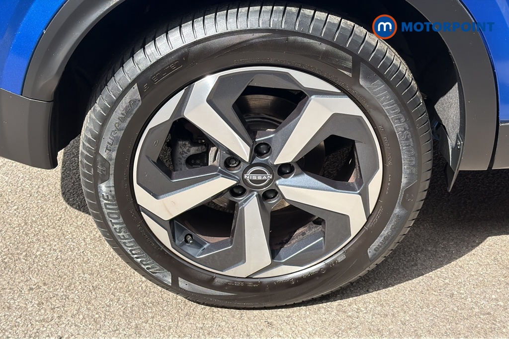 Nissan Qashqai N-Connecta Manual Petrol SUV - Stock Number (1649987) - 46th supplementary image