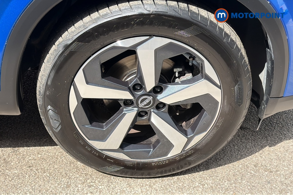 Nissan Qashqai N-Connecta Manual Petrol SUV - Stock Number (1649987) - 47th supplementary image