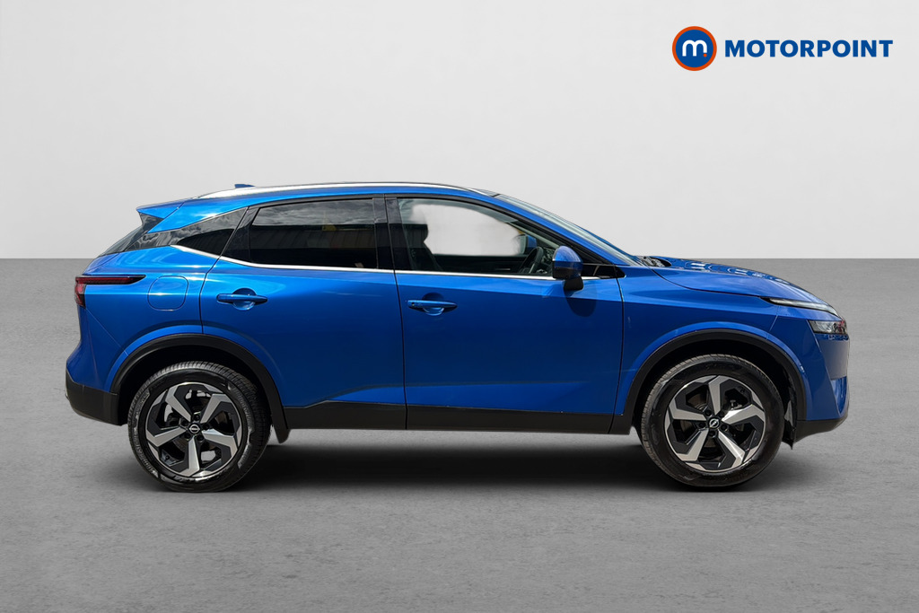 Nissan Qashqai N-Connecta Manual Petrol SUV - Stock Number (1649987) - Passenger side
