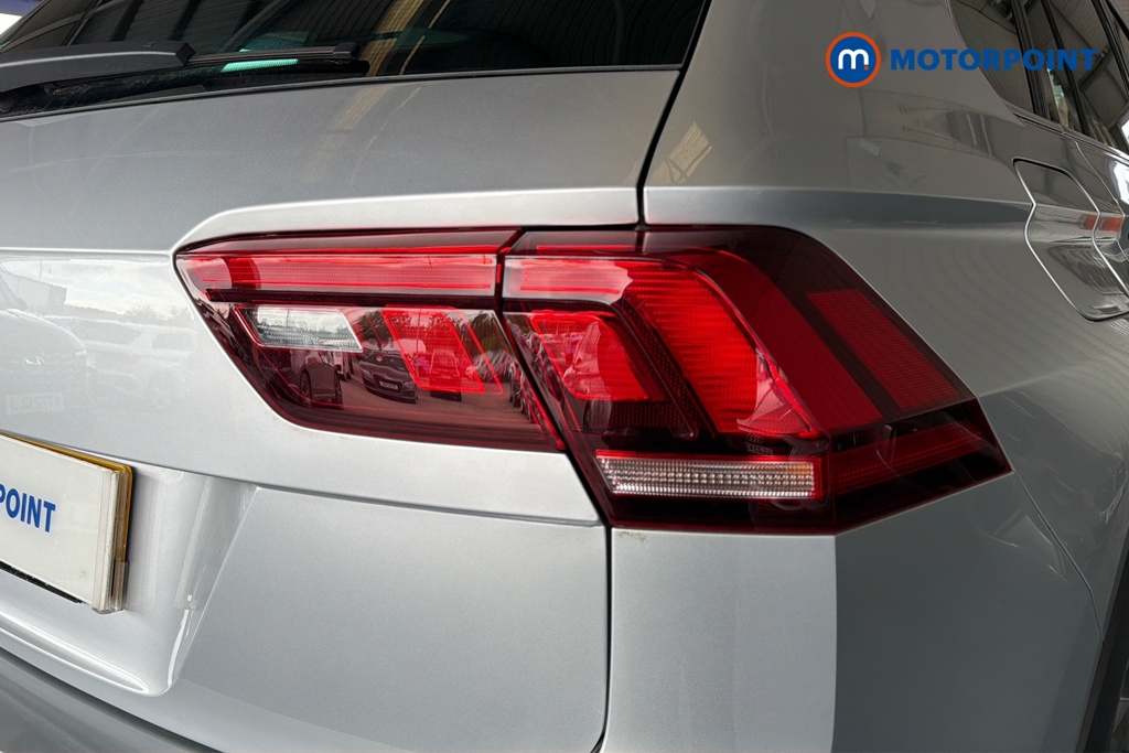 Volkswagen Tiguan R-Line Edition Automatic Petrol SUV - Stock Number (1650061) - 36th supplementary image