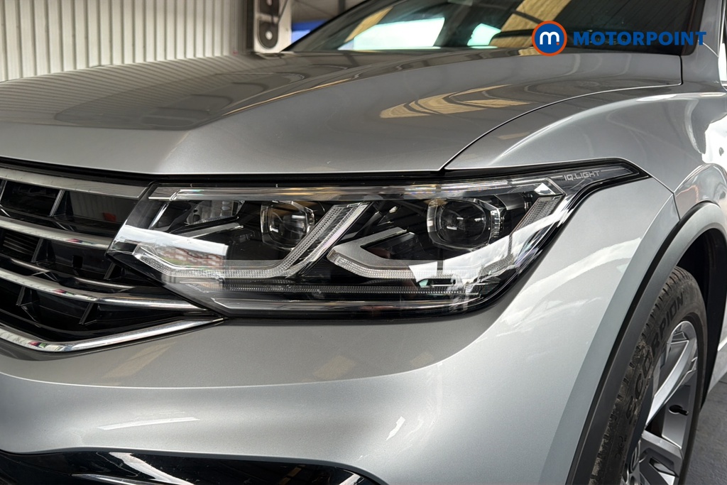 Volkswagen Tiguan R-Line Edition Automatic Petrol SUV - Stock Number (1650061) - 42nd supplementary image