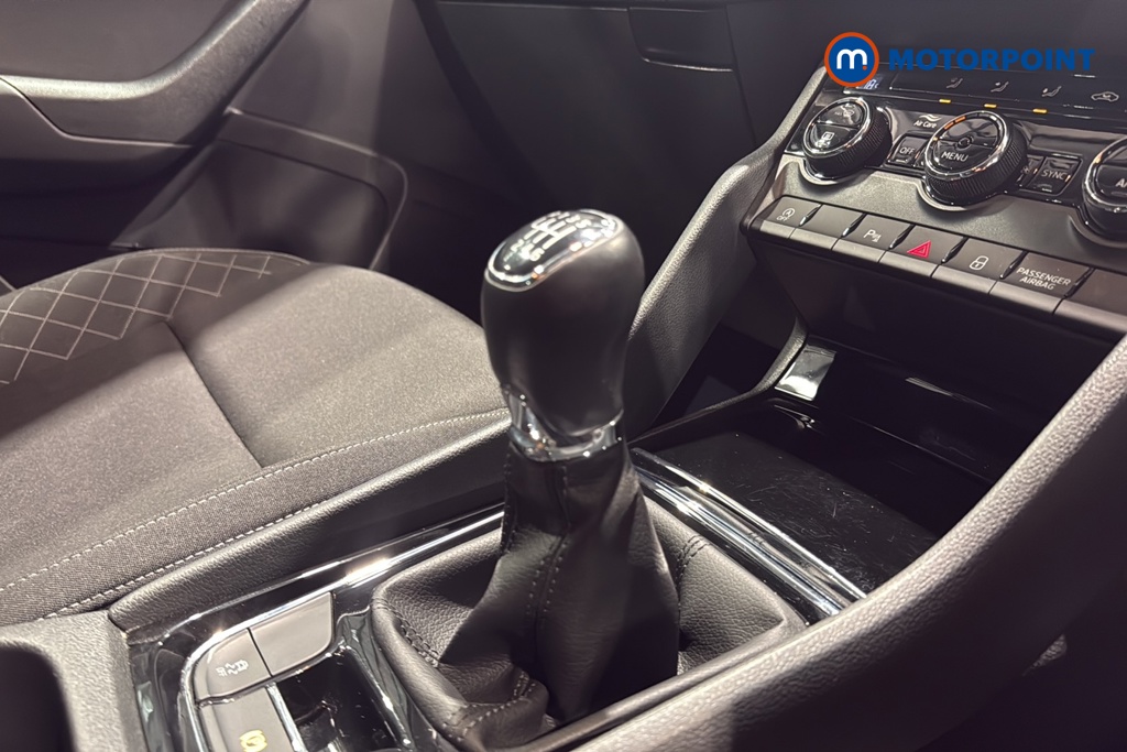 Skoda Karoq Se Technology Manual Petrol SUV - Stock Number (1650944) - 15th supplementary image