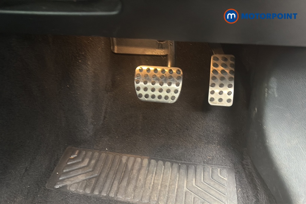 Mercedes-Benz A Class Amg Line Automatic Petrol Hatchback - Stock Number (1621485) - 24th supplementary image