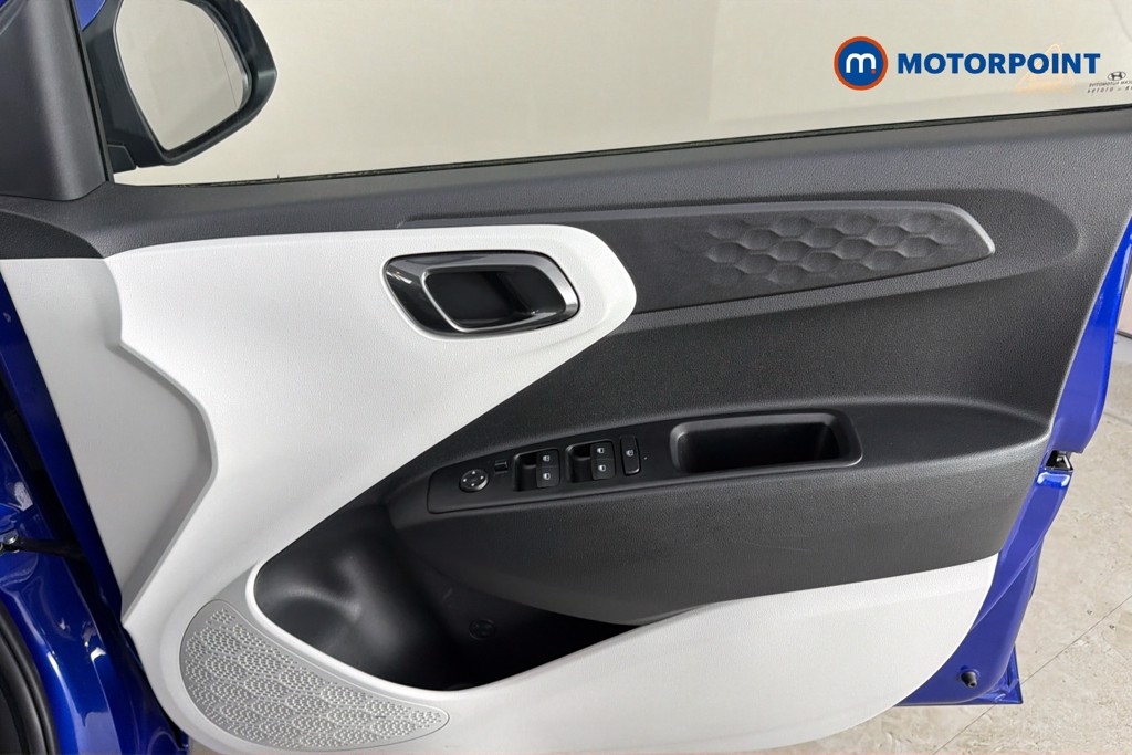 Hyundai I10 Premium Automatic Petrol Hatchback - Stock Number (1636612) - 19th supplementary image