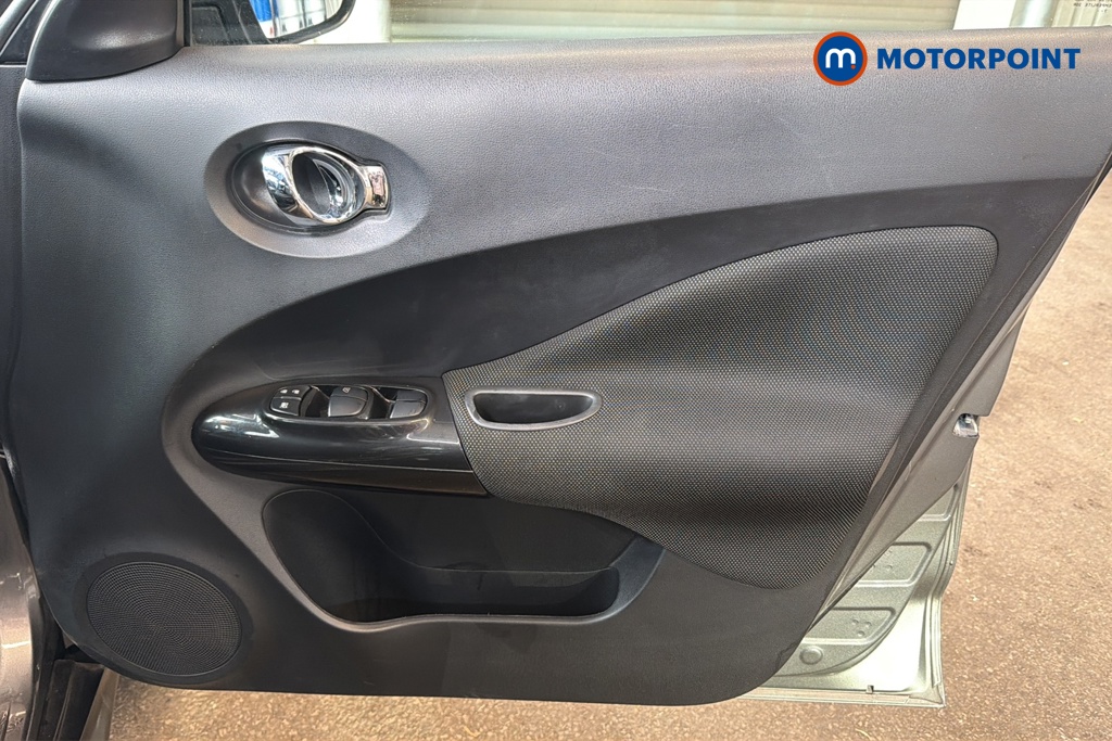 Nissan Juke N-Connecta Automatic Petrol SUV - Stock Number (1646592) - 18th supplementary image