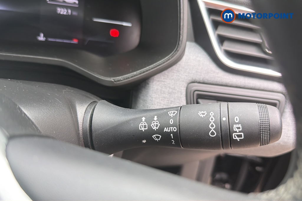 Renault Clio Evolution Manual Petrol Hatchback - Stock Number (1647930) - 6th supplementary image